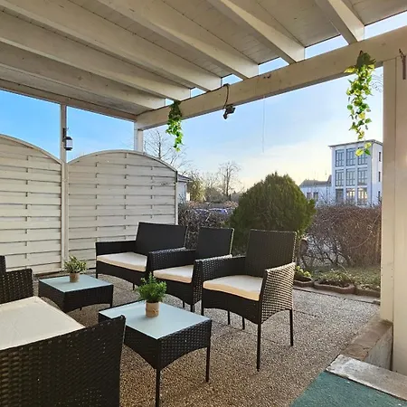 Apartment 4 Zimmer, Terrasse, Großer Parkplatz, Anbindung, Free Wifi *