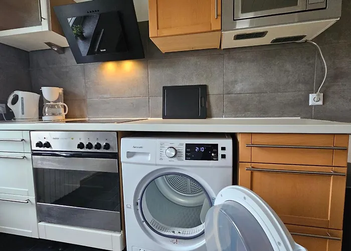 4 Zimmer, Terrasse, Grosser Parkplatz, Anbindung, Free Wifi * Herford