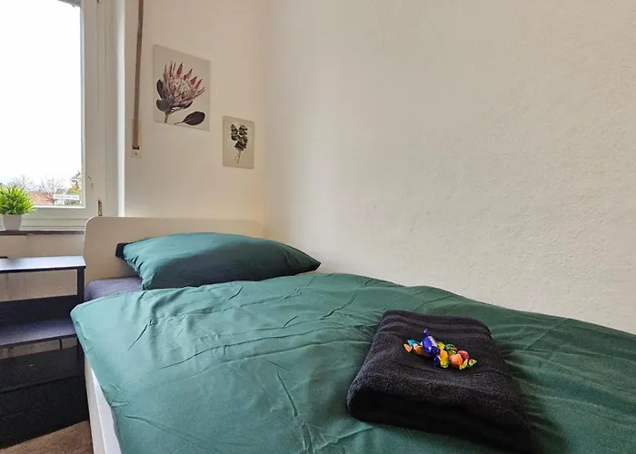 Apartamento 4 Zimmer, Terrasse, Grosser Parkplatz, Anbindung, Free Wifi