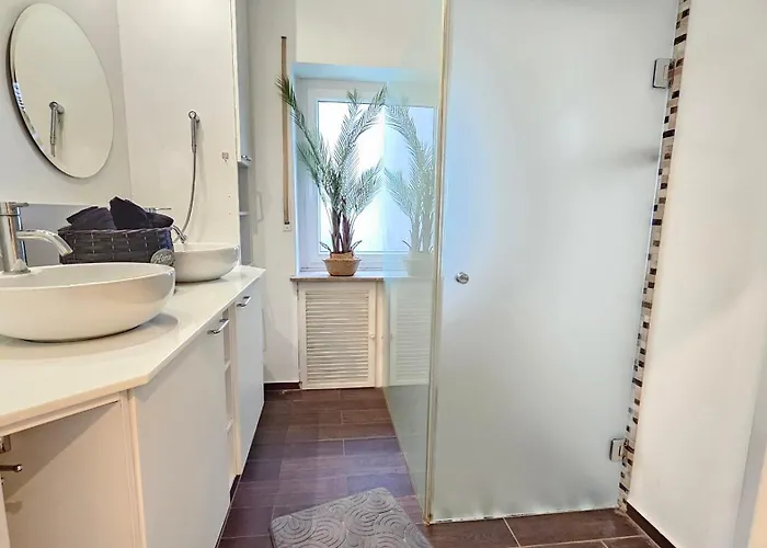 Apartamento 4 Zimmer, Terrasse, Grosser Parkplatz, Anbindung, Free Wifi Herford